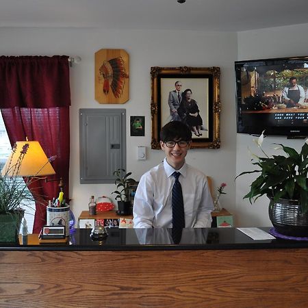 Golden Lion Motel Raymond Bagian luar foto