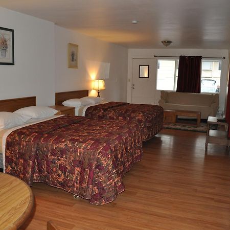 Golden Lion Motel Raymond Bagian luar foto