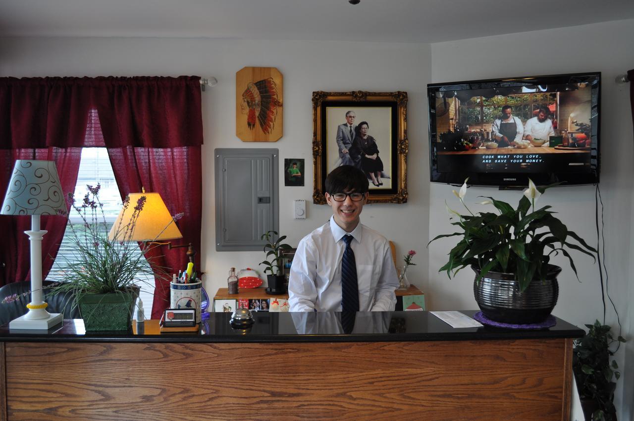 Golden Lion Motel Raymond Bagian luar foto